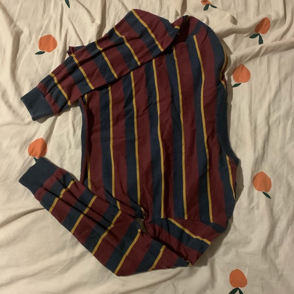 Edgy Hipster Cropped Long Sleeve - Picture 2 of 2